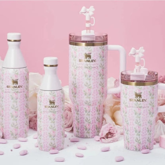 The Stanley x LoveShackFancy Quencher | 20 OZ - Blooming Heirloom - New in Box - Picture 5 of 5
